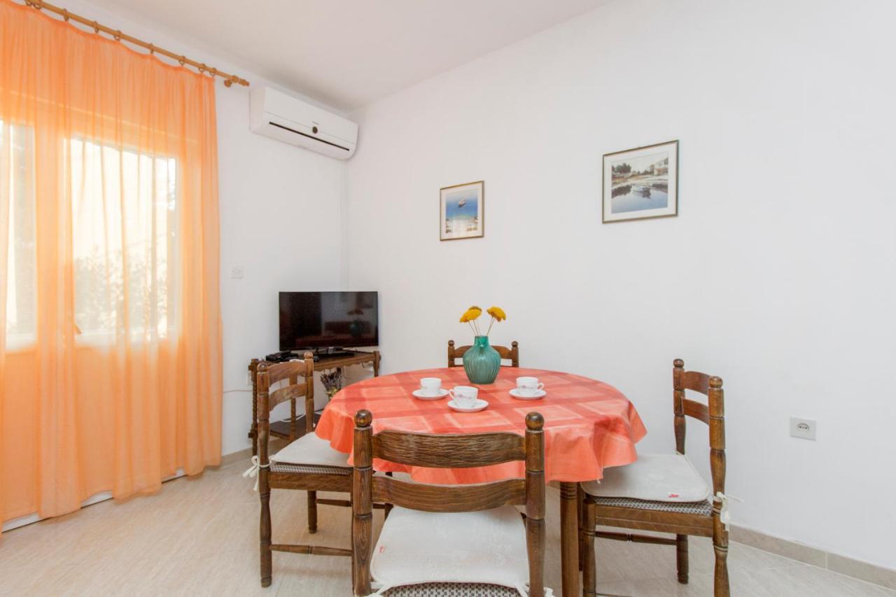 Apartments Ivan Vodice Eksteriør billede