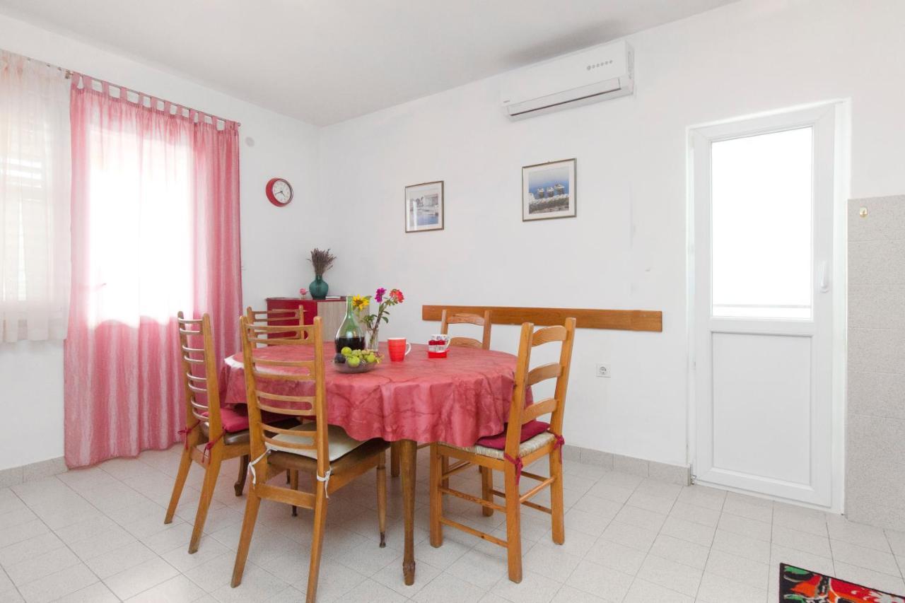 Apartments Ivan Vodice Eksteriør billede